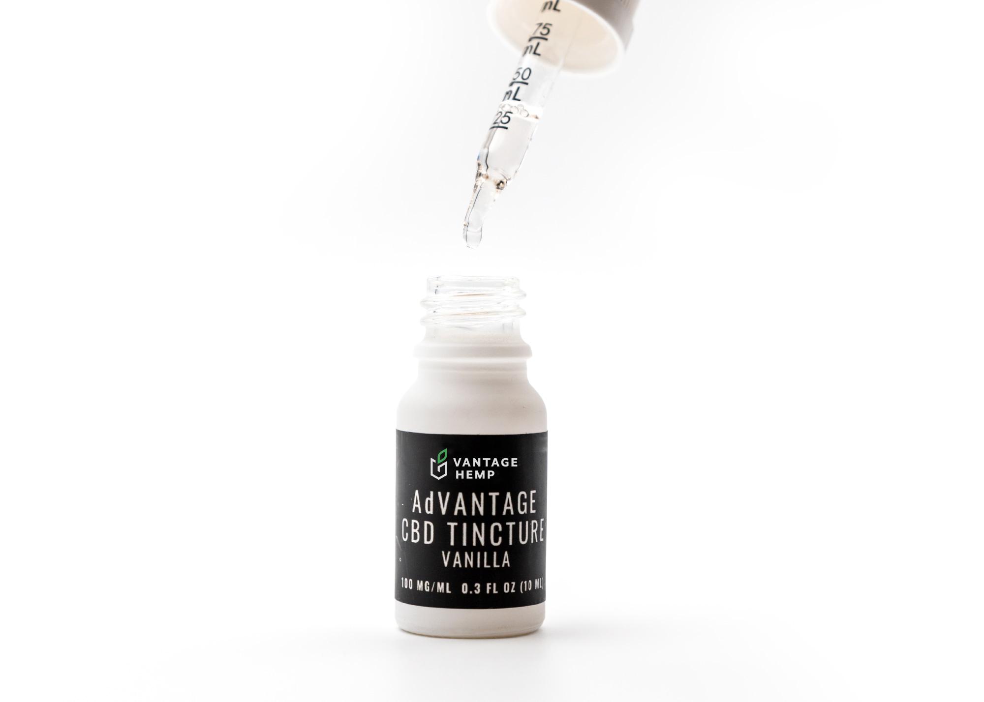  CBD Tincture vs. Oil – What’s The Difference?